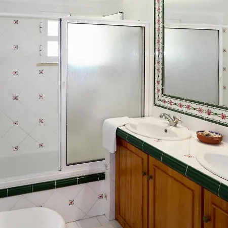 Vila Corregos De Santa Luzia Sleeps 14 With Pool And Wifi